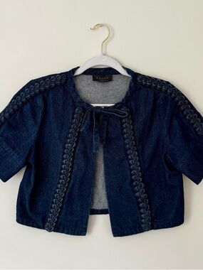 Gracia Cropped Dark Wash Short Sleeve Denim Top, Braided Trim – Small